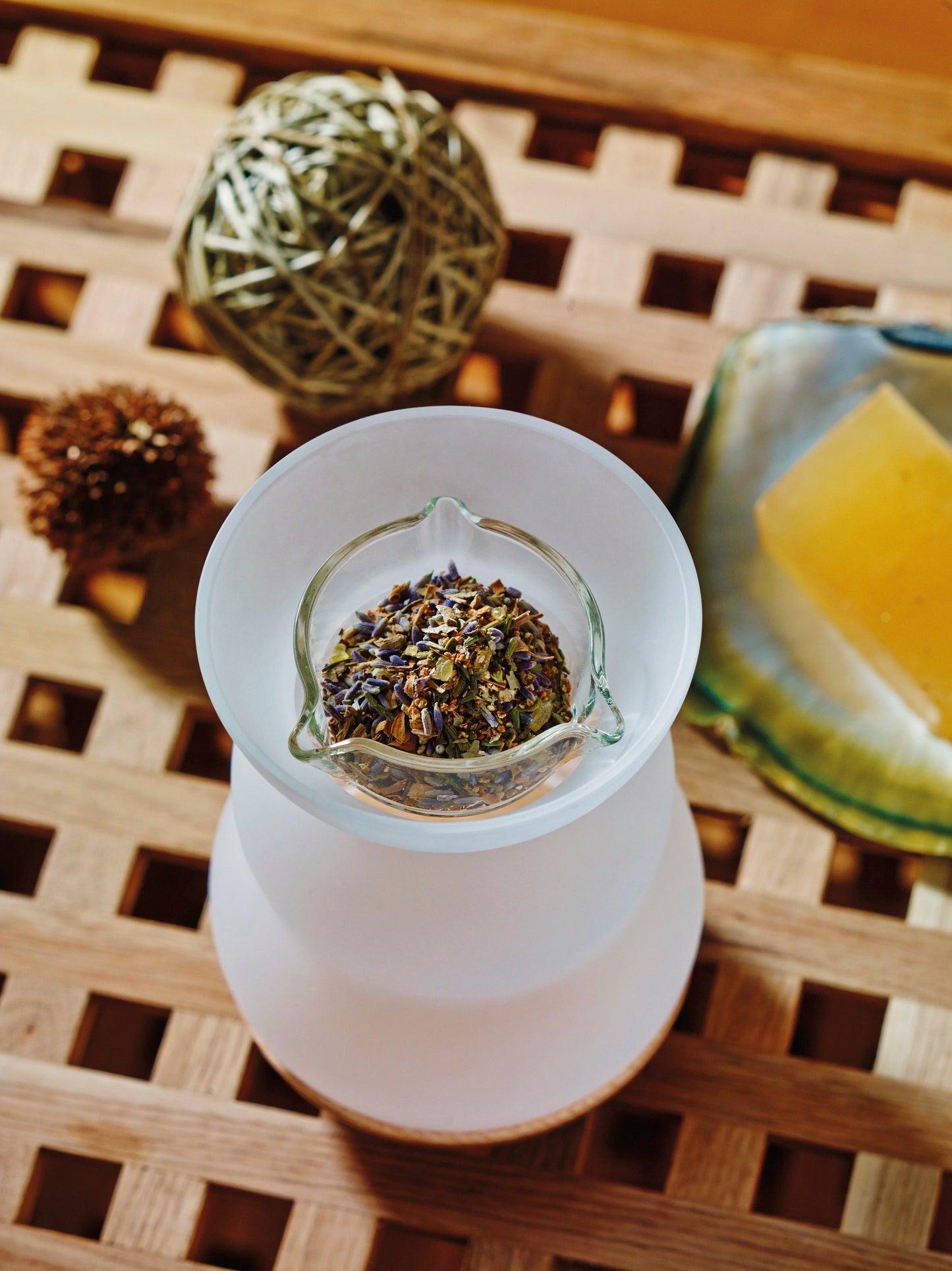 Räucherstövchen und Aromalampe in einem